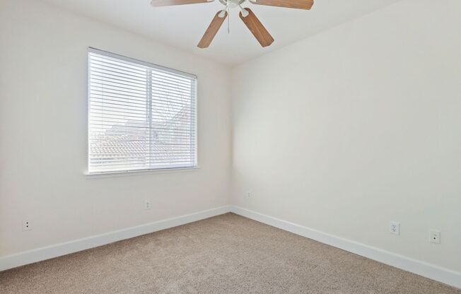 3 beds, 2 baths, 1,333 sqft, $2,550