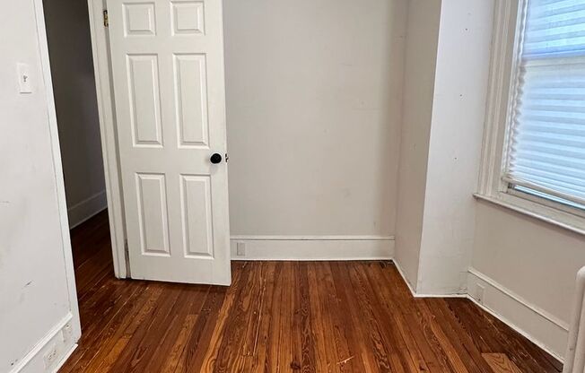 1 bed, 1 bath, $1,075, Unit 2R