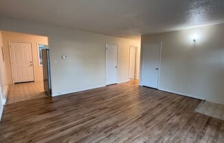 2 beds, 1 bath, $1,599, Unit 4624