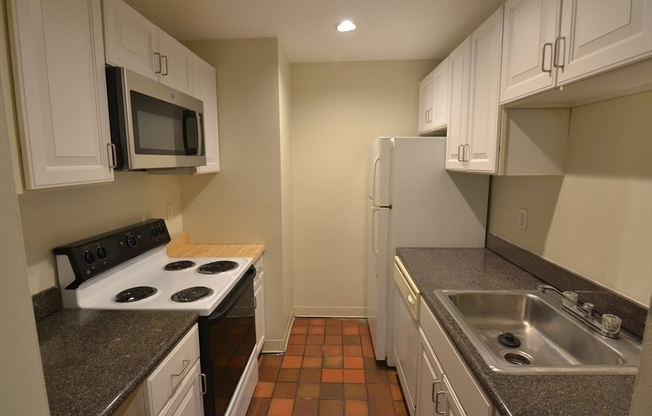 1 bed, 1 bath, 718 sqft, $2,900, Unit 23-2