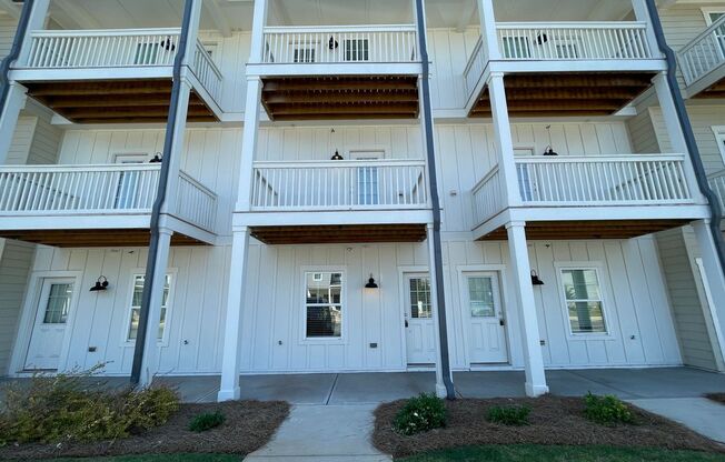 3 beds, 3.5 baths, 1,568 sqft, $2,385, Unit Unit 303