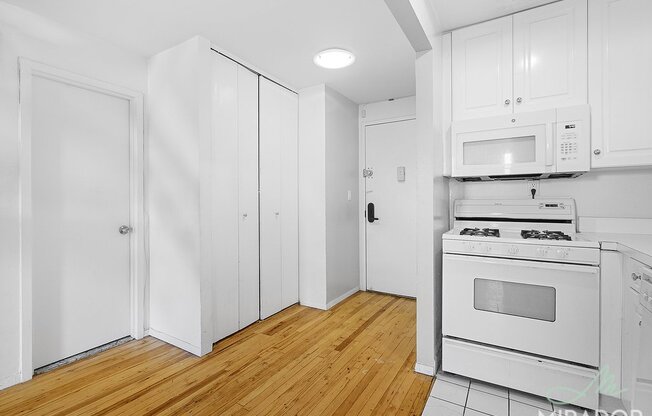 1 bed, 1 bath, $5,400, Unit PHH