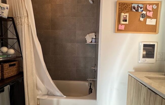 Studio, 1 bath, 400 sqft, $1,225, Unit Unit 320