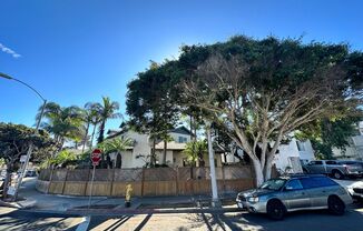 Gorgeous Condo a Block from the Beach in a Gated Community