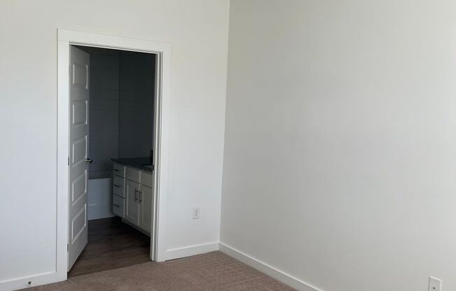 2 beds, 2 baths, 1,180 sqft, $1,775, Unit 23-2321