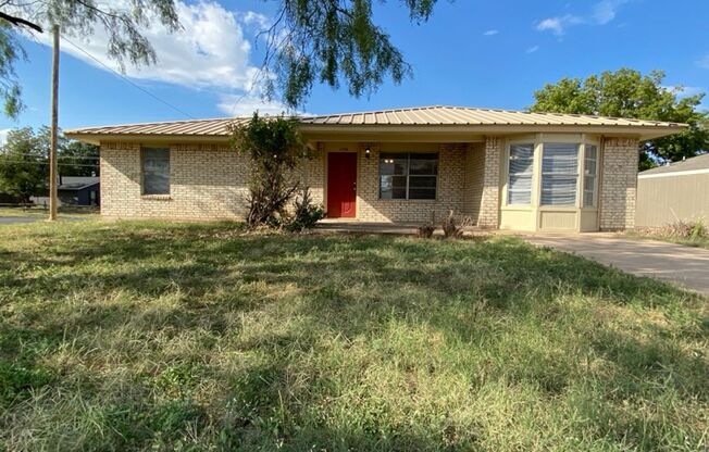 NEWLY UPDATED HOUSE! Spacious 4 bedroom 2 Bath Home!