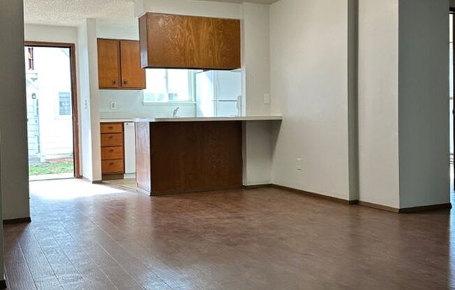 1 bed, 1 bath, $1,100, Unit #2