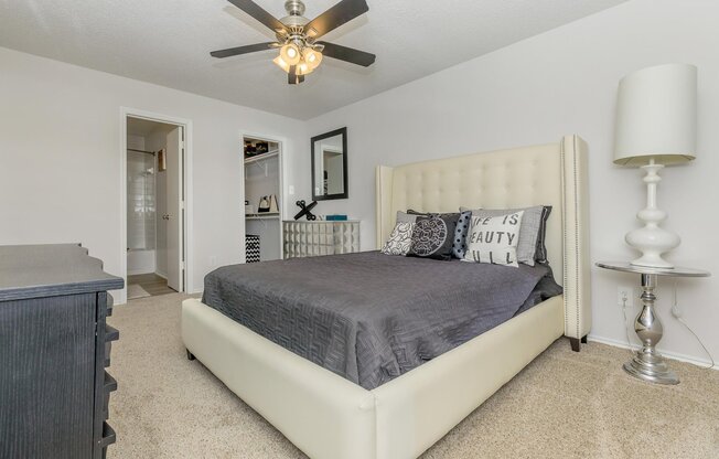 1217 AMERICANA LN