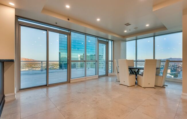 3 beds, 5 baths, $18,975, Unit # 4305