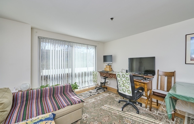 1 bed, 1 bath, 613 sqft, $2,700, Unit 2C