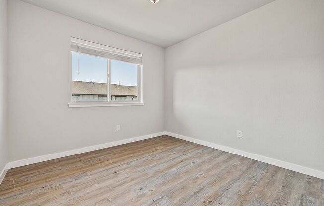 3 beds, 2.5 baths, 1,402 sqft, $1,800, Unit B150