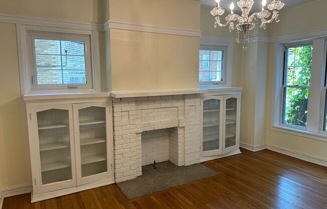 2 beds, 1 bath, 1,247 sqft, $2,000, Unit Old King Edward 18