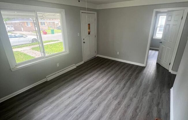 24543 Valley Ave, Eastpointe, MI