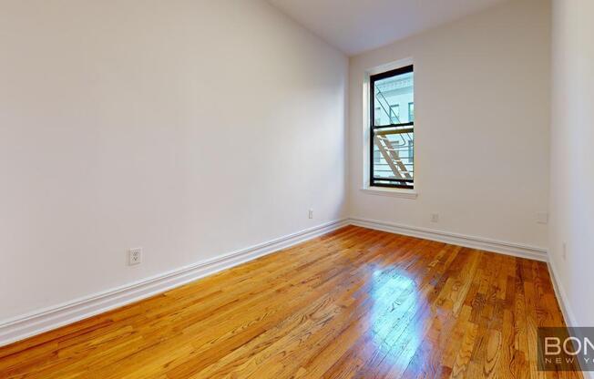 1 bed, 1 bath, $4,000, Unit 4A