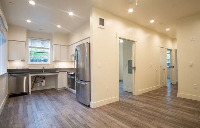 302 - 8015 N Oswego