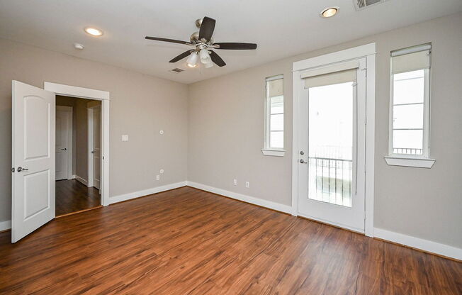 3 beds, 3.5 baths, 2,427 sqft, $2,900, Unit C