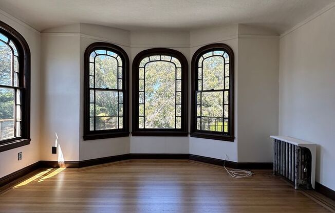 225 Lincoln Way (1022r)