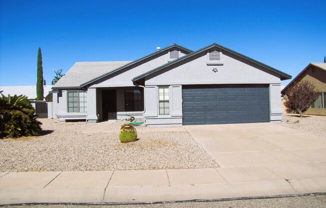 4BR/2BA/2CG, 1718 sq.ft. home in the Mountain Eidge subdivision in Sierra Vista, AZ