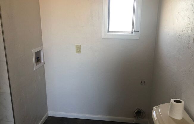 2 beds, 1 bath, $1,600