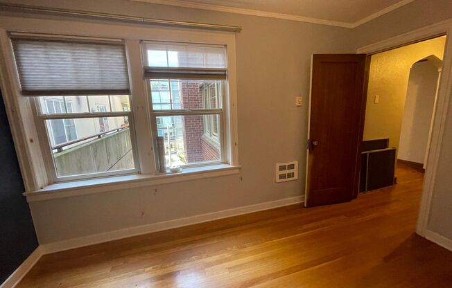 Queens Court Large Charming 1 Bedroom Available Now! Highly Desirable Queen Anne Location.  ONE MONTH FREE!