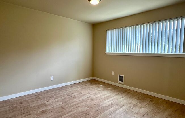 2 beds, 1 bath, 850 sqft, $1,795, Unit 27