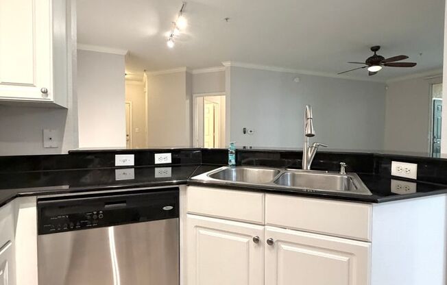 3 beds, 2 baths, $1,950, Unit UNIT 1724