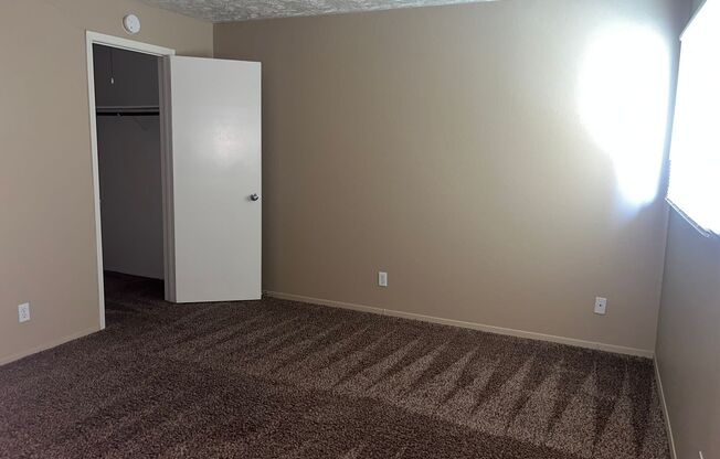 1 bed, 1 bath, 850 sqft, $1,075, Unit 10-21