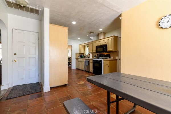 10440 JOHANNA AVE