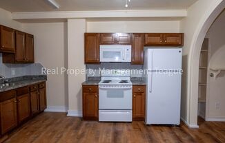 3 beds, 1 bath, $1,450, Unit Apt 3