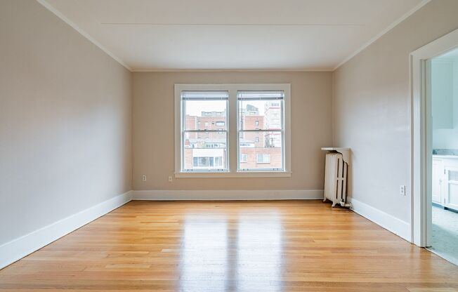 Studio, 1 bath, 390 sqft, $1,050, Unit 01 - 210