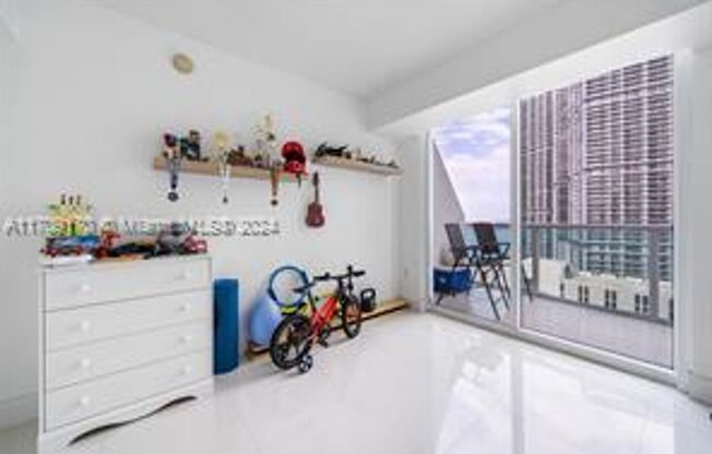 41 SE 5th St # 12-02 (A11709170)