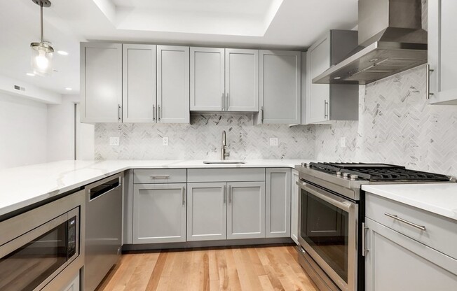 1 bed, 1 bath, 675 sqft, $3,300, Unit 310