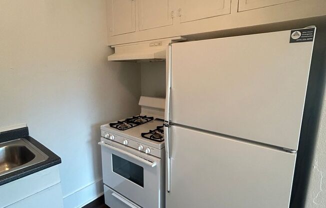 1 bed, 1 bath, 600 sqft, $1,350