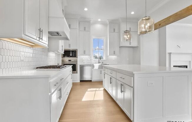 3 Bedroom Home in Rouzan |Community Pool