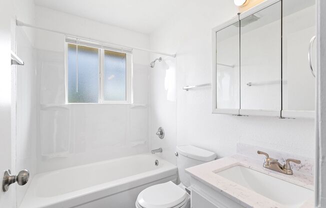 2 beds, 1 bath, 794 sqft, $1,395, Unit 3
