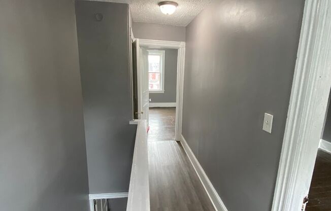 3 beds, 1 bath, $1,295, Unit Apt 2