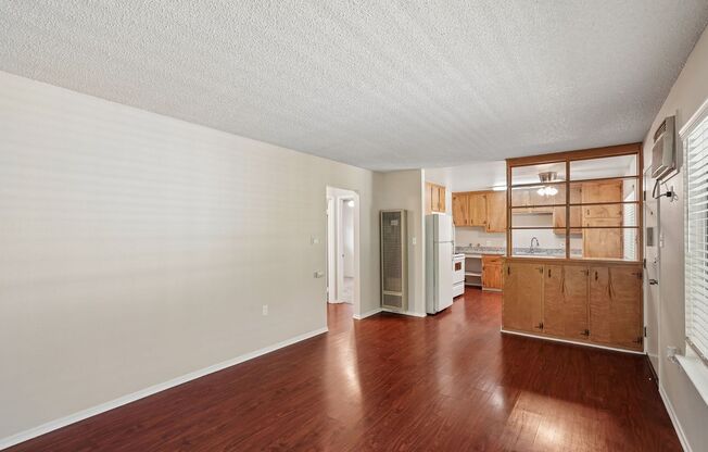 2 beds, 1 bath, 850 sqft, $1,600, Unit 4554