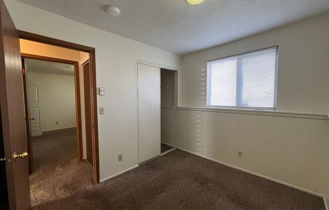 2 beds, 1 bath, $925, Unit 566 Chastain # 4