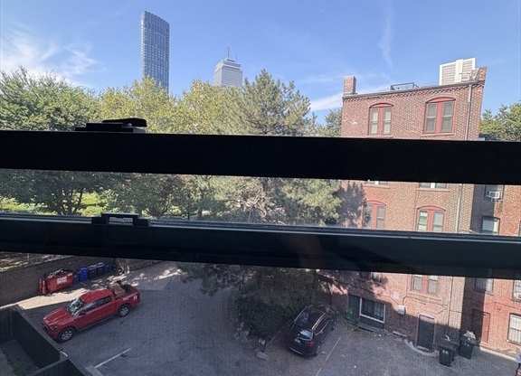 3 beds, 2 baths, 1,198 sqft, $4,400, Unit 34