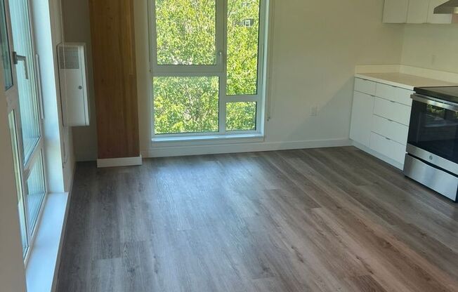 1 bed, 1 bath, 522 sqft, $1,694, Unit 211- MFTE