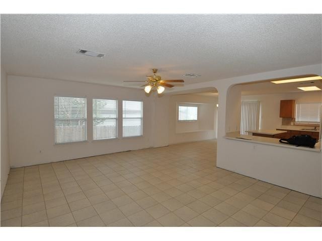 Great Location in Rpund Rock!