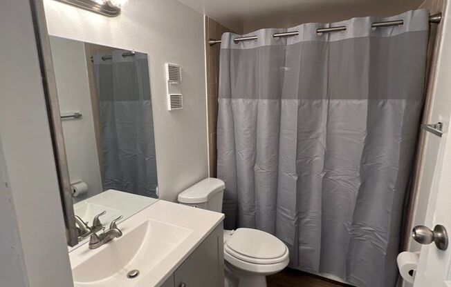 1 bed, 1 bath, 700 sqft, $1,300, Unit 274