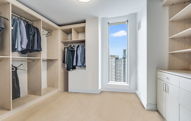 3 beds, 2.5 baths, 2,192 sqft, $35,000, Unit PH1C