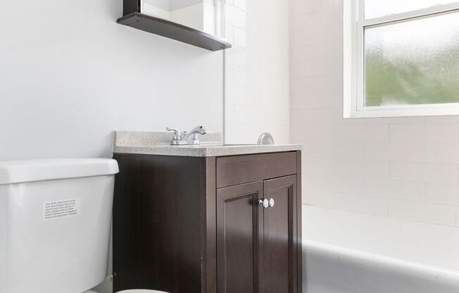 3 beds, 1 bath, 900 sqft, $2,750, Unit 6100-2nd floor