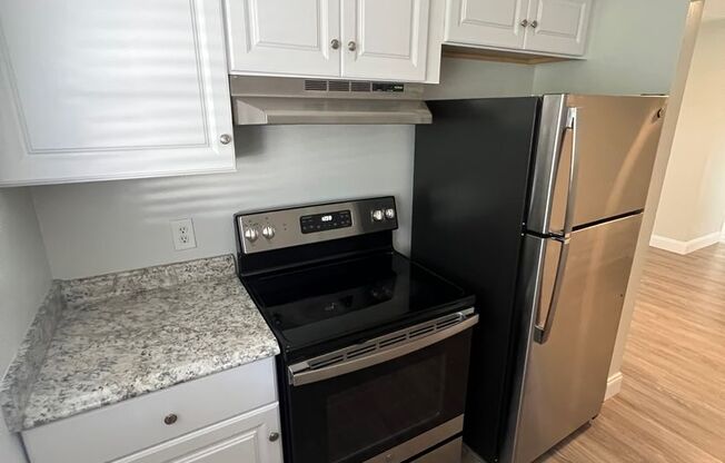 2 beds, 1.5 baths, 800 sqft, $1,700, Unit 242