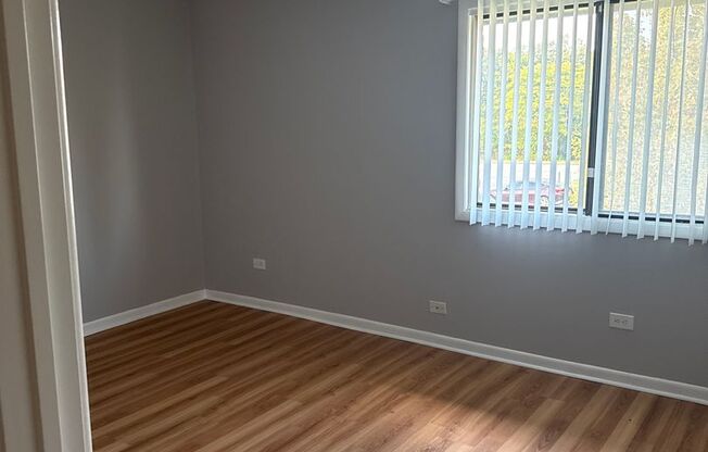 2 beds, 1 bath, $1,650, Unit 726-2D