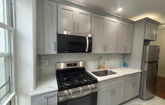 309 E 91 ST
