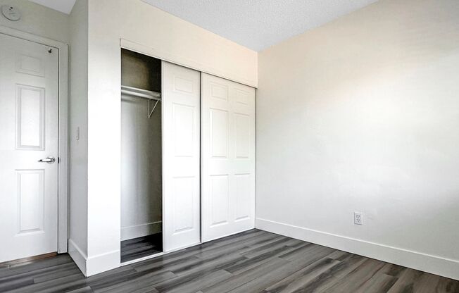 3 beds, 1 bath, 800 sqft, $1,595, Unit 51