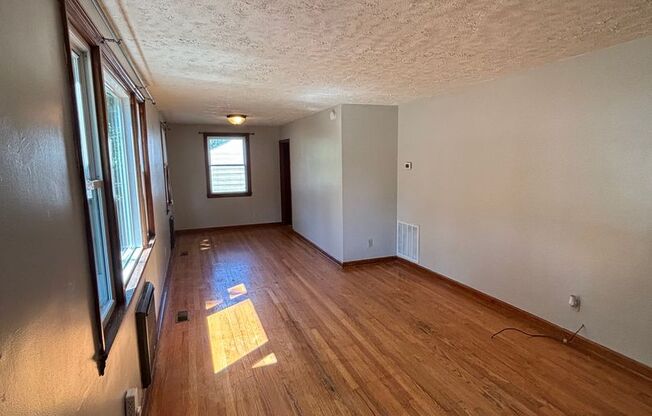 Tranquil Home in South Knoxville!