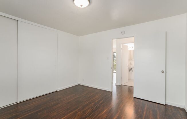 1 bed, 1 bath, $1,900, Unit F